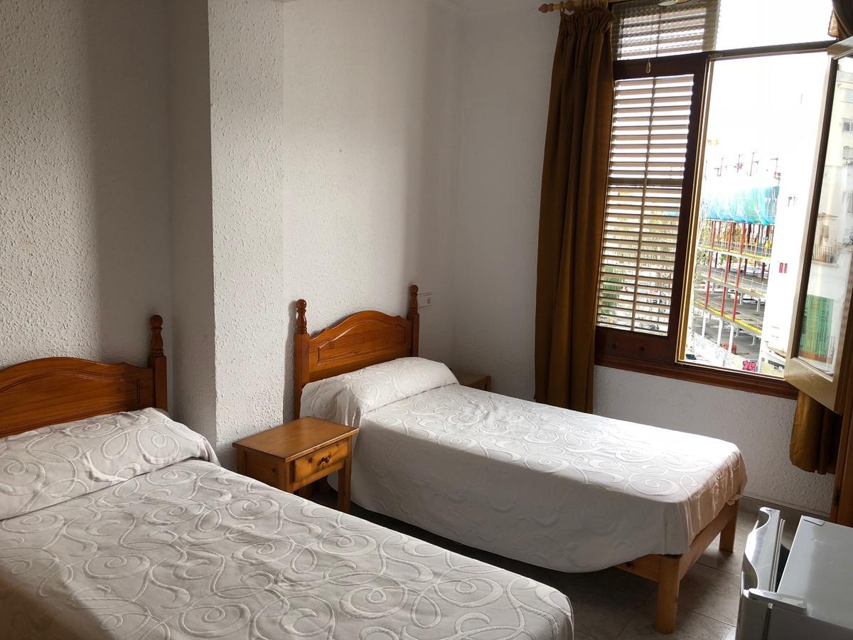 فندق Casa De Huespedes El Almendro مدينة إيبيزا المظهر الخارجي الصورة