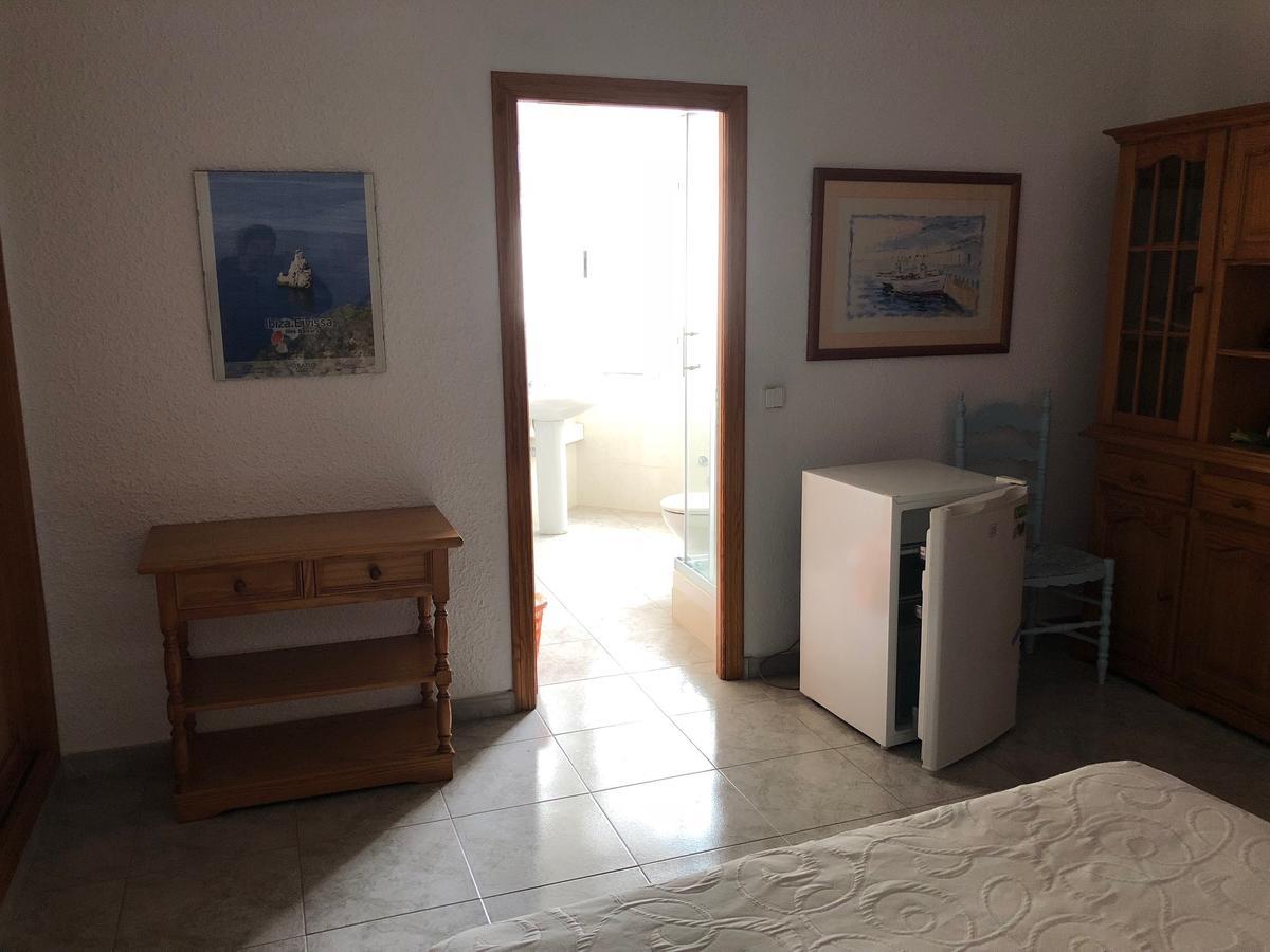 فندق Casa De Huespedes El Almendro مدينة إيبيزا المظهر الخارجي الصورة